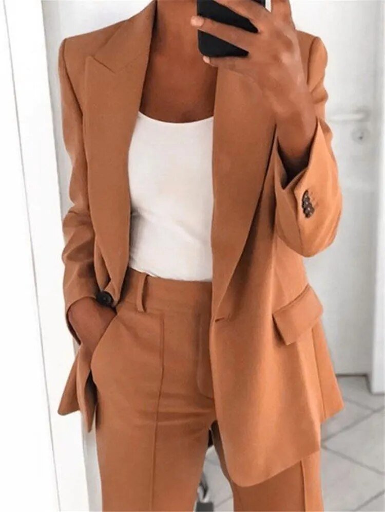 Kelly - Elegante conjunto business [blazer + pantalón].
