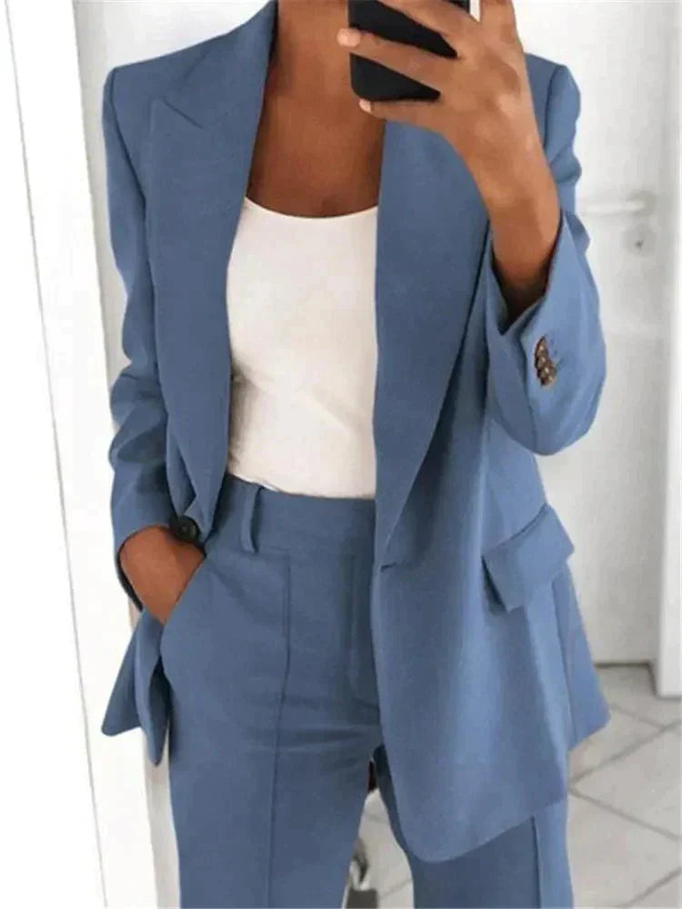 Kelly - Elegante conjunto business [blazer + pantalón].