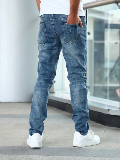 James – Vaqueros con un diseño desenfadado y elegante
