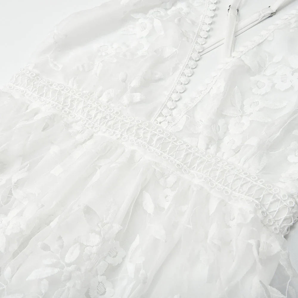 Bellona – Elegante mini vestido de encaje