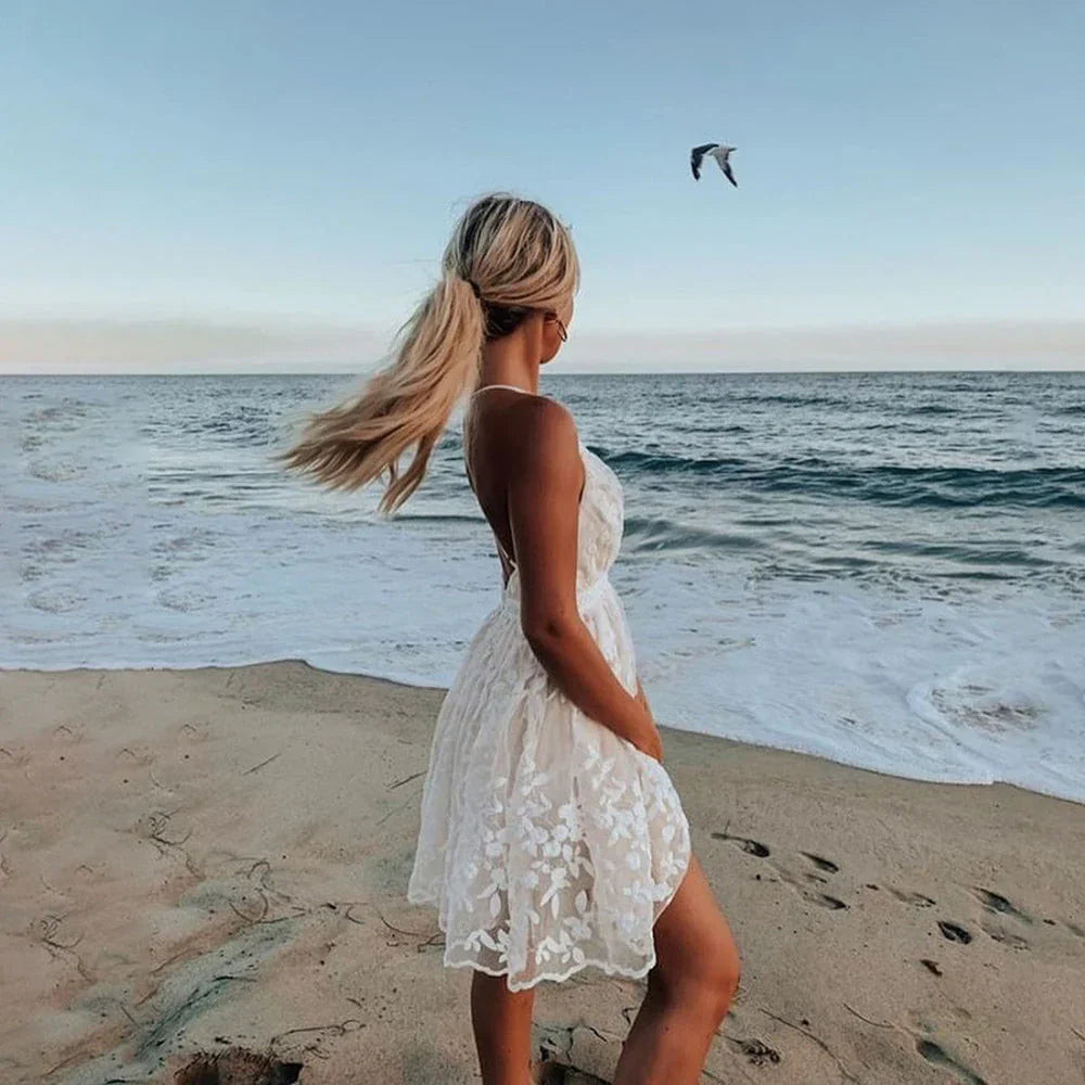 Bellona – Elegante mini vestido de encaje